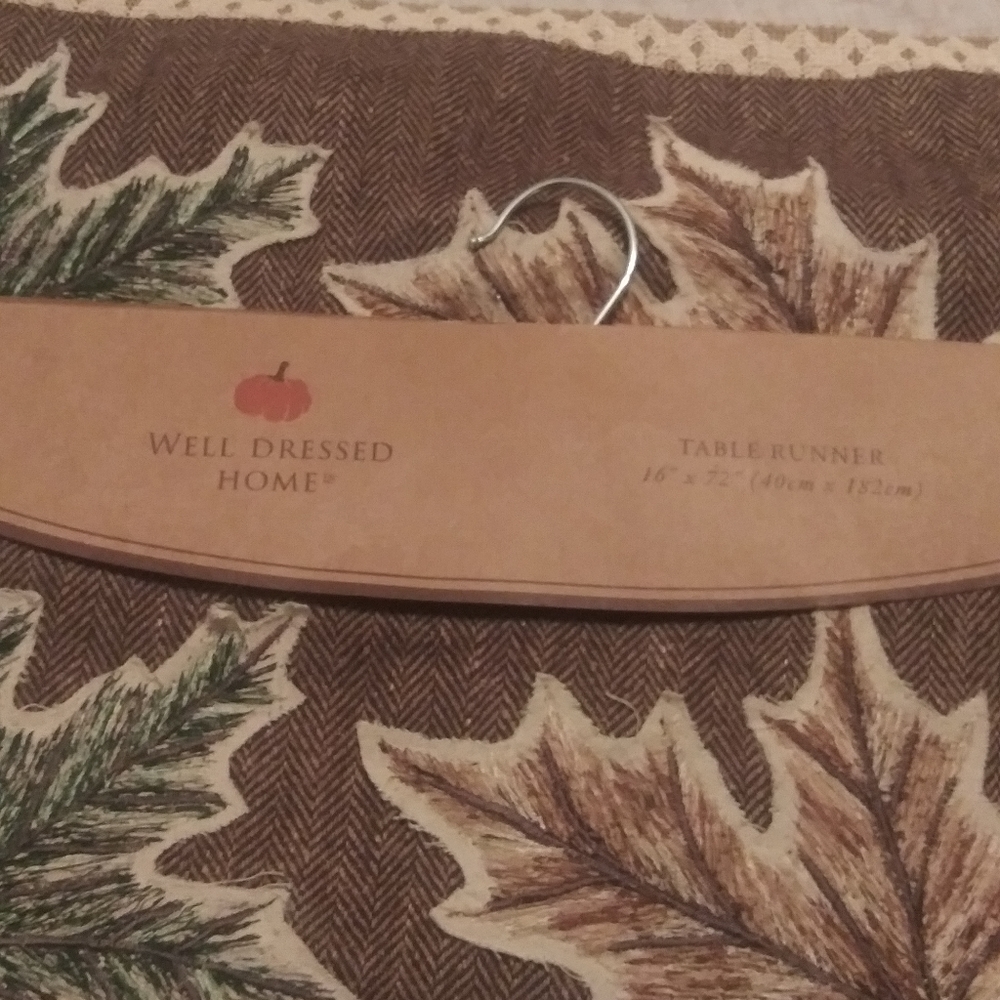 Table runner - Picture 4 of 4